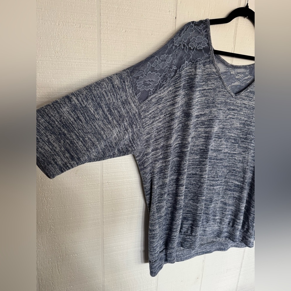 3X Torrid Heathered Gray Lace Blouse - Picture 4 of 7